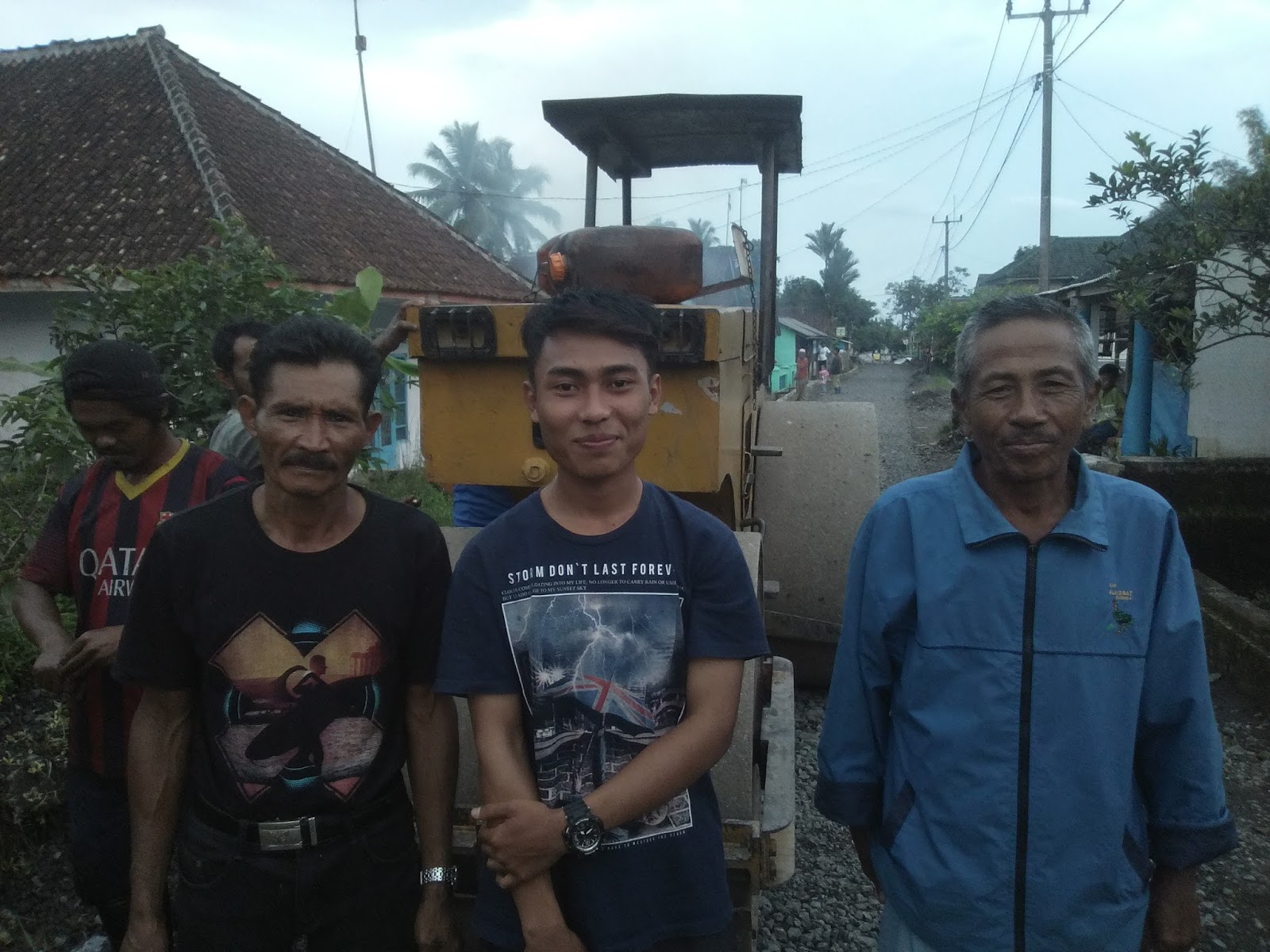 Cv Anugrah Jaya Bangun Perbaikan Jalan Desa Sukaratu.