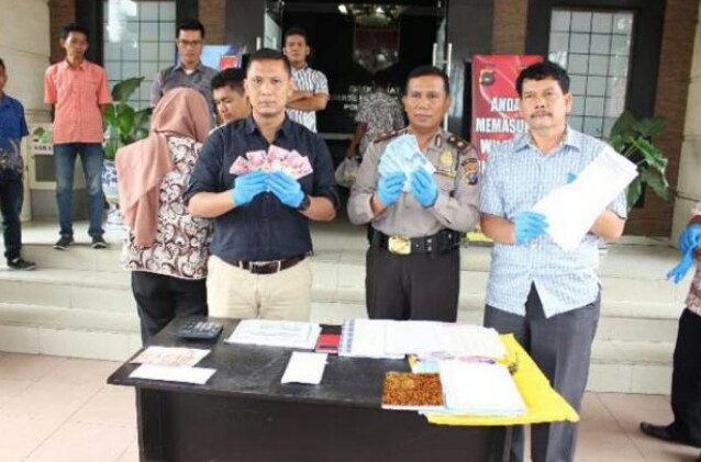 Tim Saber Pungli Ringkus Oknum Bendahara UPT Disdik