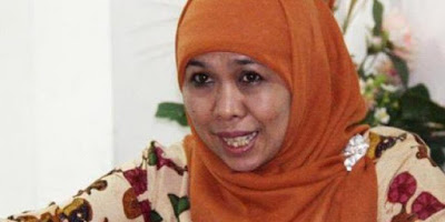 Mensos Serahkan Bansos Rp. 255,8 Miliar Untuk Bojonegoro