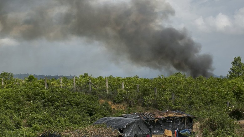 Desa-desa Rohingya Sengaja Di Bakar Militer Myanmar