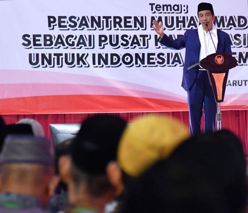 Bapak Presiden Joko Widodo Minta Pesantren Beri Pemahaman Pada Santri-Santrinya Soal Media Sosial