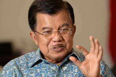 Wapres Jusuf Kalla, “Saya Setuju, Puluhan Ribu Guru Honorer Kami Angkat”