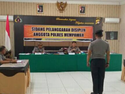 Akhirnya Oknum Polisi Penembak HP Wartawan Online itu Disidang Propam Polres Mempawah