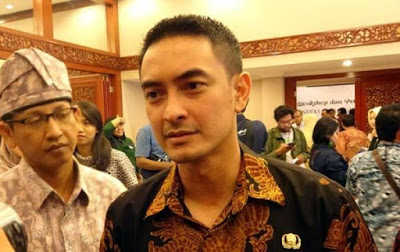 Wow !!! Gubernur Ganteng Zumi Zola Diduga Sudah Menjadi Tersangka