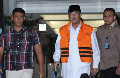 Sah !!! Bupati Bandung Barat Abu Bakar Kenakan Rompi Oranye