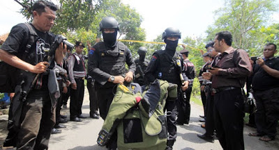 Tim Densus 88 Anti Teror Ciduk Terduga Teroris Di Cirebon