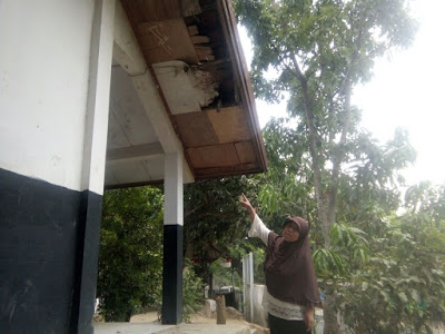 Tragis !!!   Enam Kelas Rusak Parah, Kepsek Ebet  Minta Perbaikan
