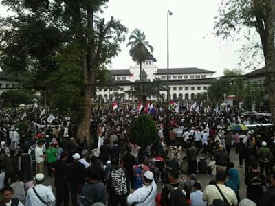 Aksi Masa Bela Tauhid di Bandung Diikuti Ribuan Massa Dari Berbagai Ormas