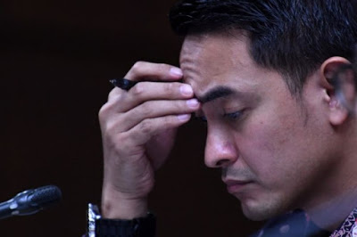 Gubernur Ganteng Non Aktif Zumi Zola Dituntut 8 Tahun Bui, Denda 1 Miliar