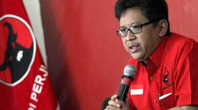Terkait Pemasangan Poster  Jokowi Raja, PDIP Tolak Minta Maaf