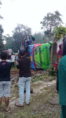 Innalilahi Wa Inna Ilaihi Rojiun, Bus Terguling di Palasari Ciater Subang, 8 Orang Meninggal Dunia