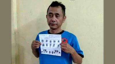 Akhirnya, Seragam Kebesaranpun Berganti Menjadi Seragam Tahanan Polda Jabar