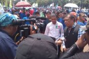 Menggugat Presiden Dan DPR RI Di Pengadilan Adalah Tindakan Legal Dan Konstitusional