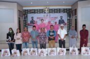 Sambut Bhayangkara Ke-76, Polres Tapteng Gelar Pembagian Bansos